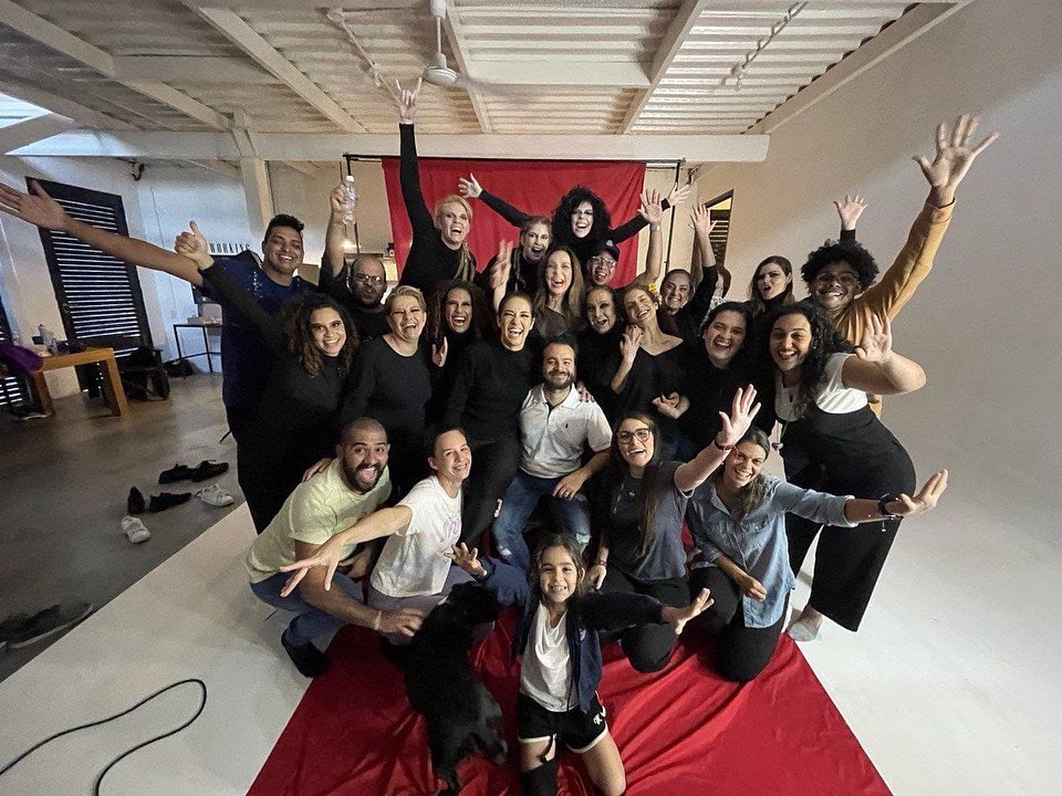 ¡Esto es #HLaExperiencia ! 

¡Muy pronto! 🎭💜