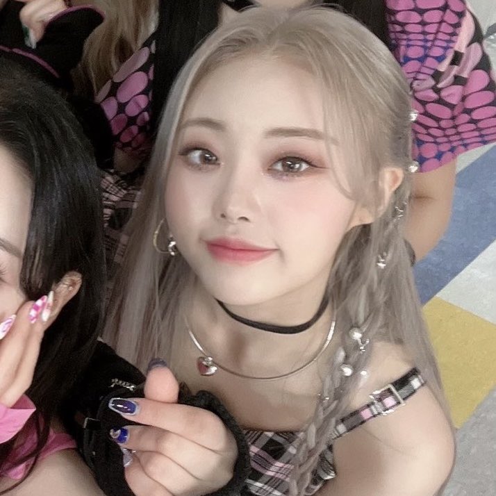 sheonspics's tweet photo. a goddess. 🖤🤍 https://t.co/ssBeFgJJ7F