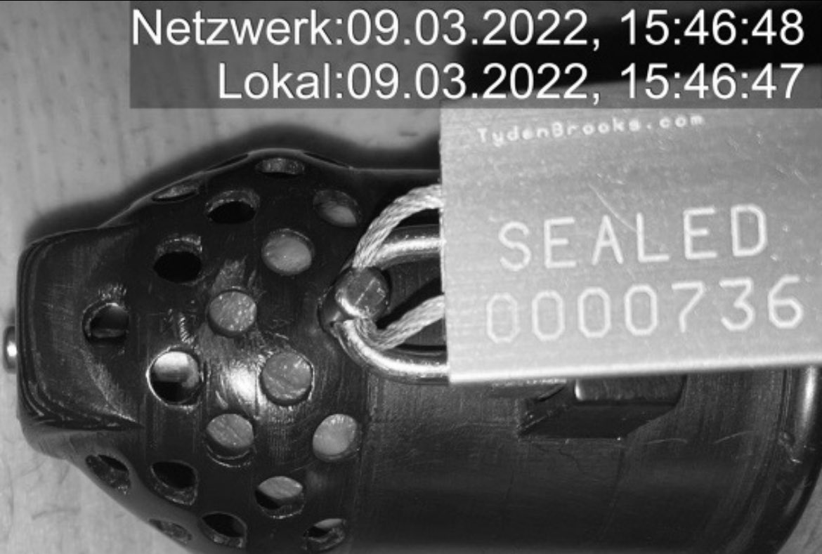 GentleChastity's tweet photo. Bot Zoe war die letzten 36h nett zu mir 😉: Sie hat 1h 27Min vom Timer abgezogen ;-)
Restzeit aktuell: 2Tage, 31h und 34 Min
Nach immer Siegel #seal736
#chastity #chastikey #keyholder #kinky #locked https://t.co/TCV8RZa80C