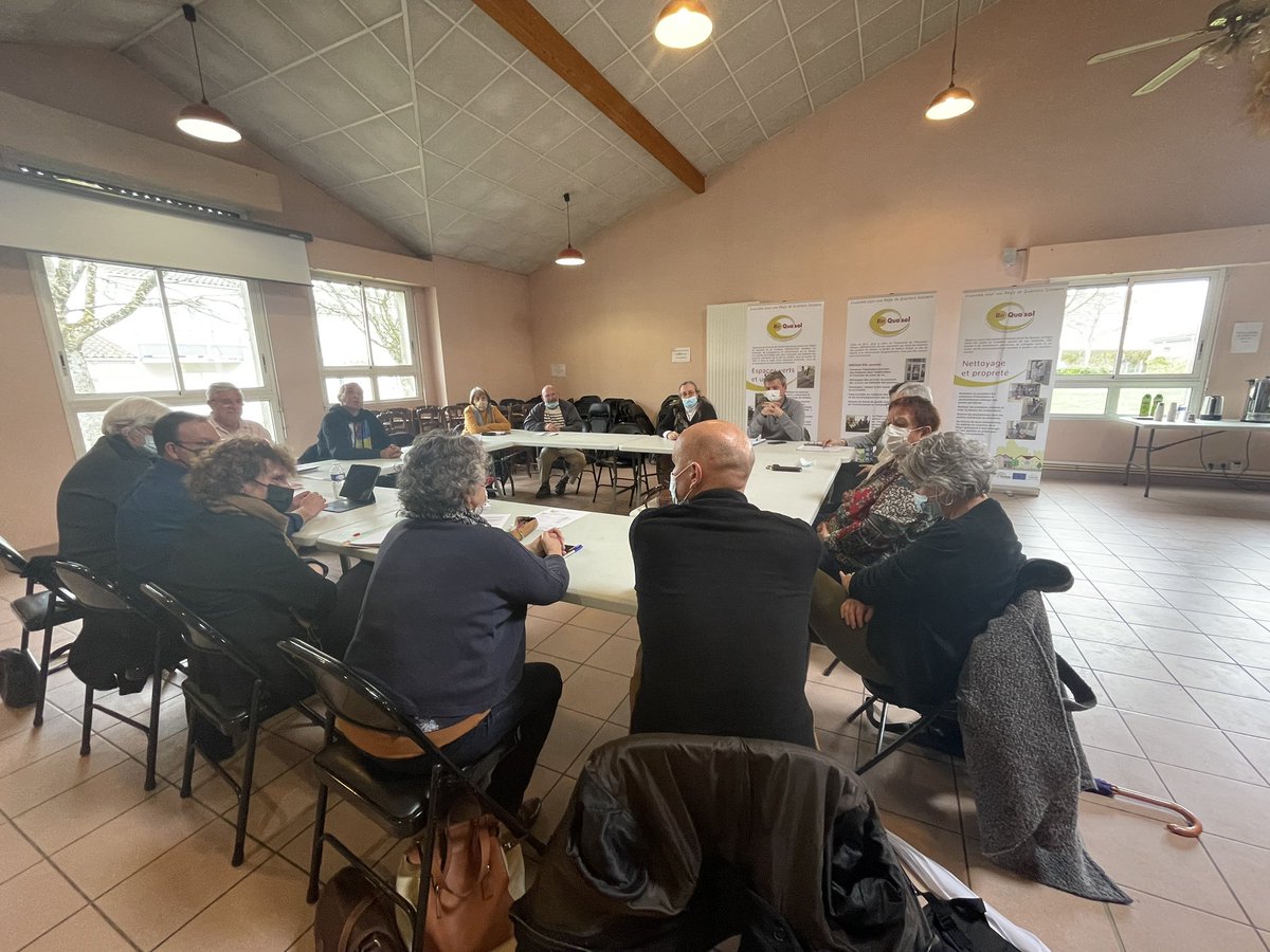 phmuszynski's tweet photo. De retour de Régie de Quartiers Eréqua’sol de Saintes dans le cadre de la clause Revoyure et confirmer le Label Régie @CNLRQ. Bel accueil, beaux échanges avec élus, partenaires, habitants, salariés. Projet au cœur des quartiers avec le soutien de M. le Maire de @SaintesOfficiel https://t.co/aeMpePHMis