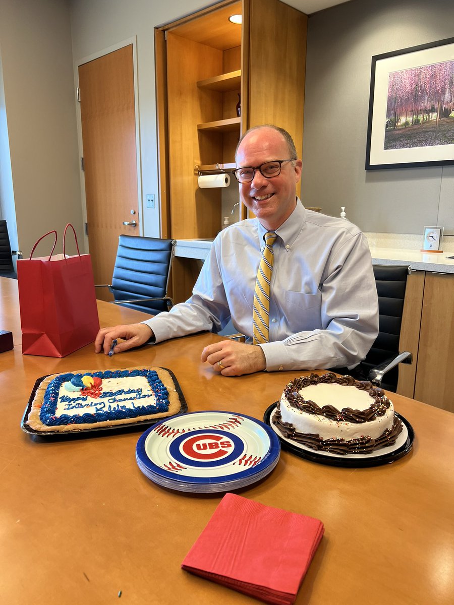 BethYoung82's tweet photo. You know it’s going to be a great day when it starts with not one but two birthday treats.🎂 Happy birthday, @IUPUI Interim Chancellor @anrklein! 🎉 https://t.co/FCV66KHbr3