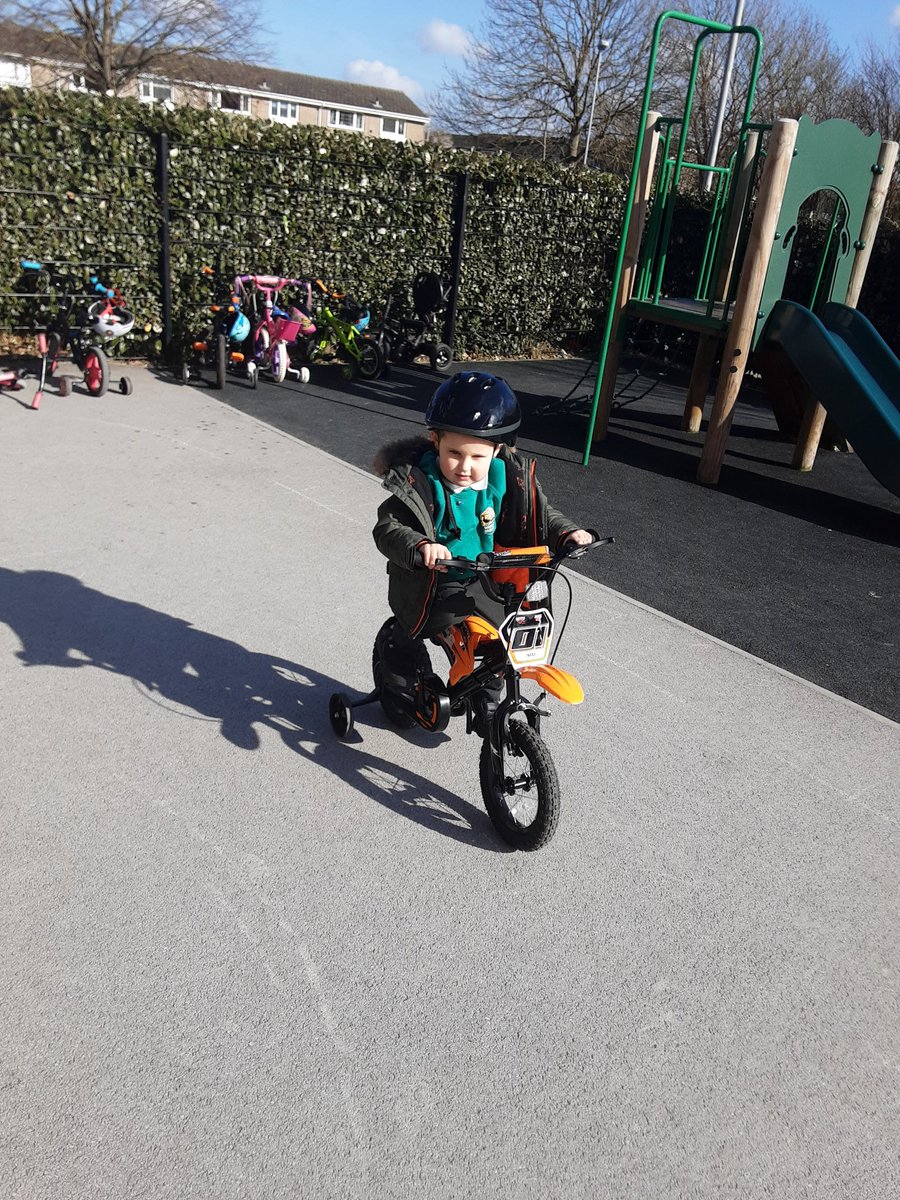 gcpfs1's tweet image. As part of their physical development the children in Waddles Nursery have enjoyed bringing their own bikes in to school this week @PrimaryGreat #gcpphysicaldevelopment