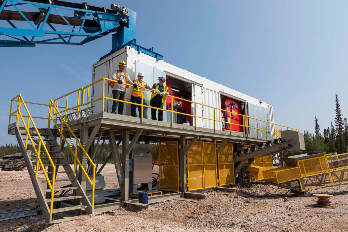 im_mining's tweet photo. IM's March 2022 edition is now out! It includes a belter of an #OreSorting review, as well as the latest on #SurfaceLoading operator assist tech; #WaterManagement; #CopperProcessing &amp; #UtilityVehicles as well as a high profile case story on @FuelActiveLtd https://t.co/uOgYEQc44C https://t.co/l185JIRaR3
