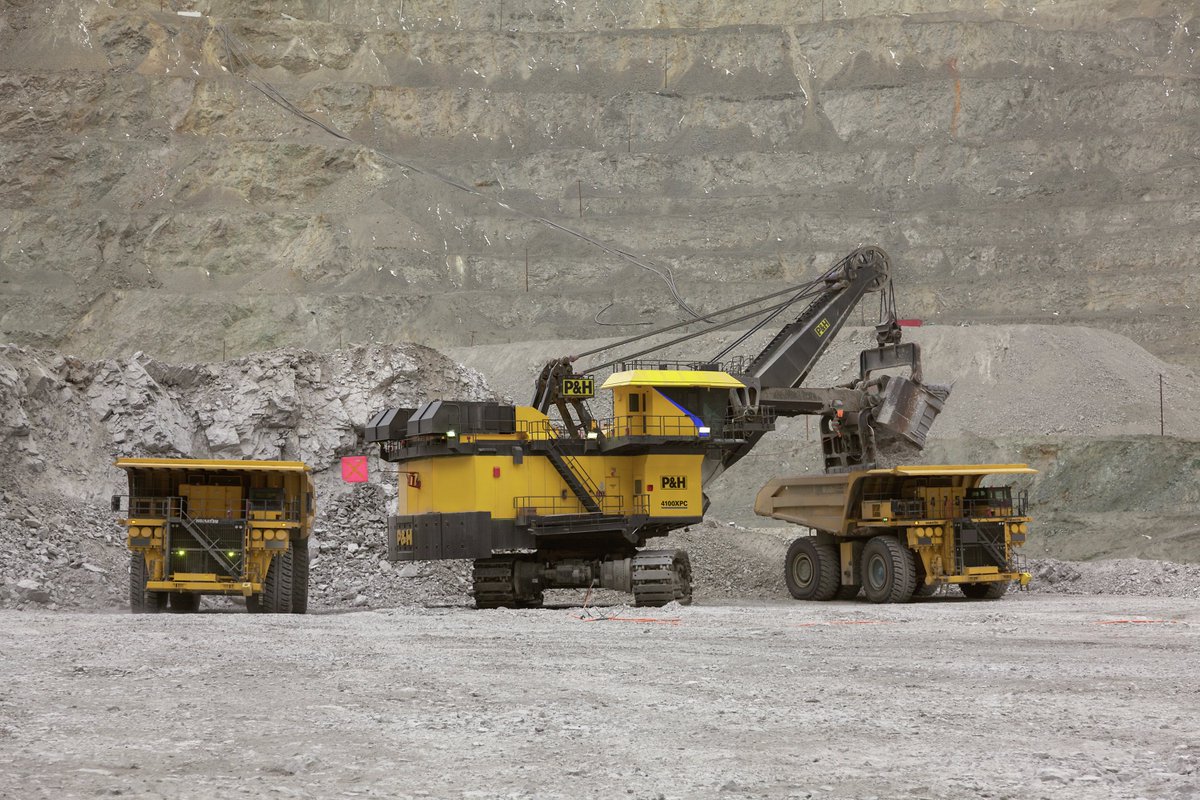 im_mining's tweet photo. IM's March 2022 edition is now out! It includes a belter of an #OreSorting review, as well as the latest on #SurfaceLoading operator assist tech; #WaterManagement; #CopperProcessing &amp; #UtilityVehicles as well as a high profile case story on @FuelActiveLtd https://t.co/uOgYEQc44C https://t.co/l185JIRaR3