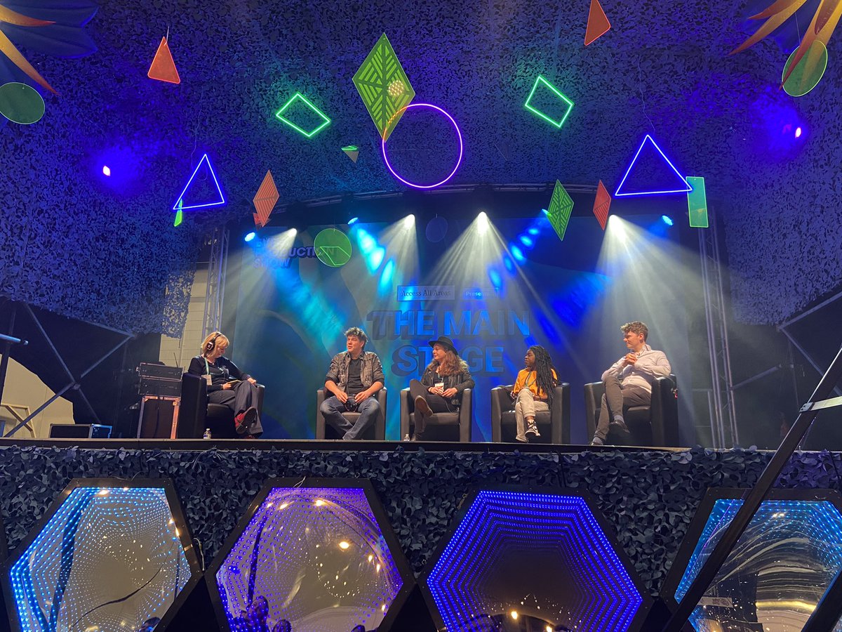 ticketpassHQ's tweet photo. An insightful talk with @hartshornhook, @ATGFestival, @A_rcadia and @LiveNationUK on the future of events, with tips on how to deliver better event experiences 👌🏻

Find out how our one of a kind partnership with @what3words is doing just that: https://t.co/YkaQEcRpAH 

#EPS22 https://t.co/9wOAkafwkf