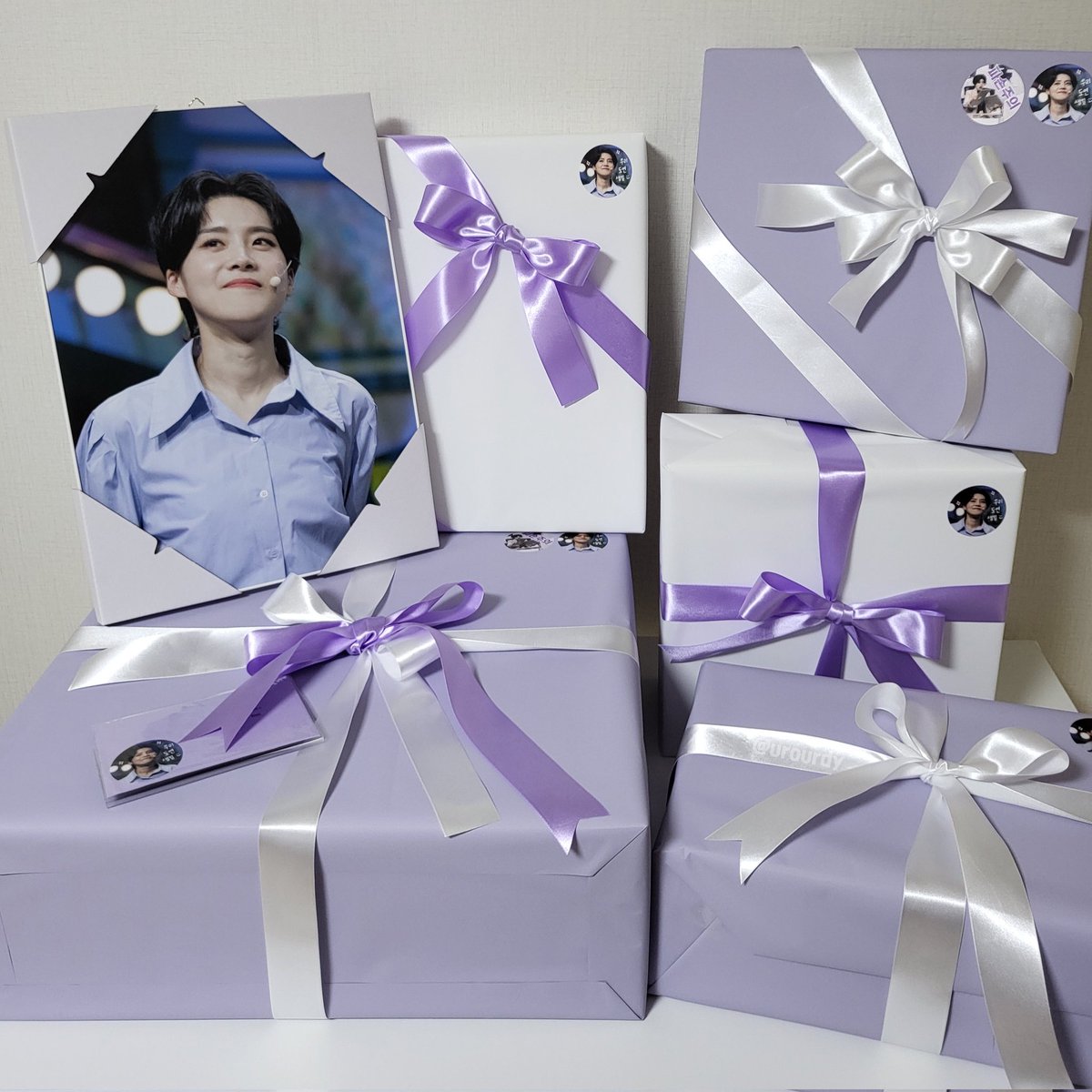 urourdy's tweet photo. 2022.03.10. 짱💜 도연데이🤍를 맞아 사랑하는 (〃ᐛ〃) 도연언니에게 생일 선물을 전달했습니다  #장도연 생일 축하해!!!!! 사랑!!!해!!!!!!! #모두들_장도연의_생일을_츄_카해줘 https://t.co/HbANHB8T5g