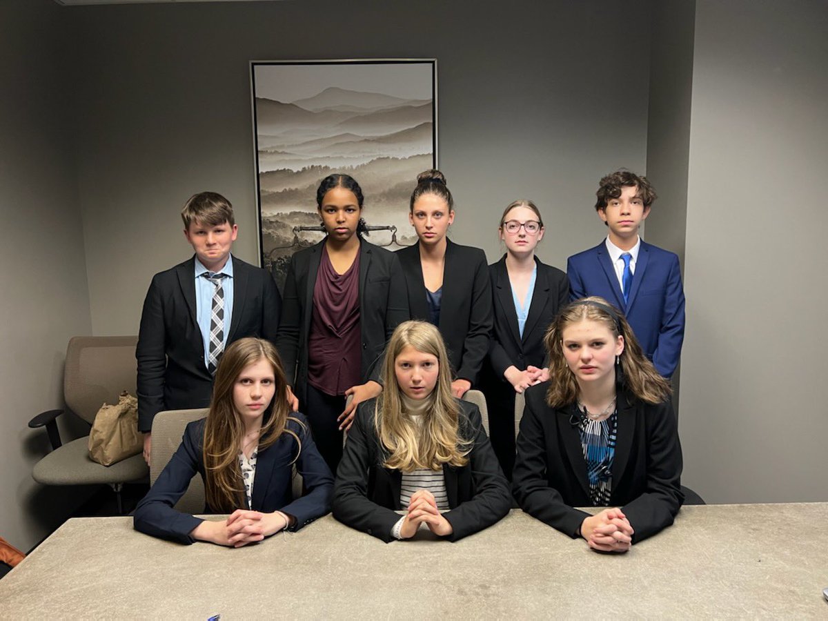 veritasmocktri1's tweet photo. Meet Team Jem.  No one on this team had ever competed in an Arizona mock trial round.  Only freshmen and sophomores.  Last weekend placed second in Region 4 and headed to the State Tournament later this month.  @vpfalcons https://t.co/vi9NgwqzJM
