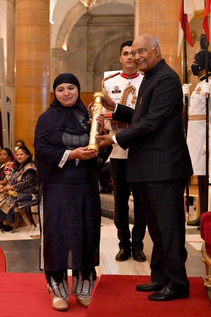 India awards #NariShaktiPuraskar to #Kashmir’s Nasira Akhtar for discovering a herb that converts polythene to ashes, thereby making it biodegradable. #Respect #Innovation