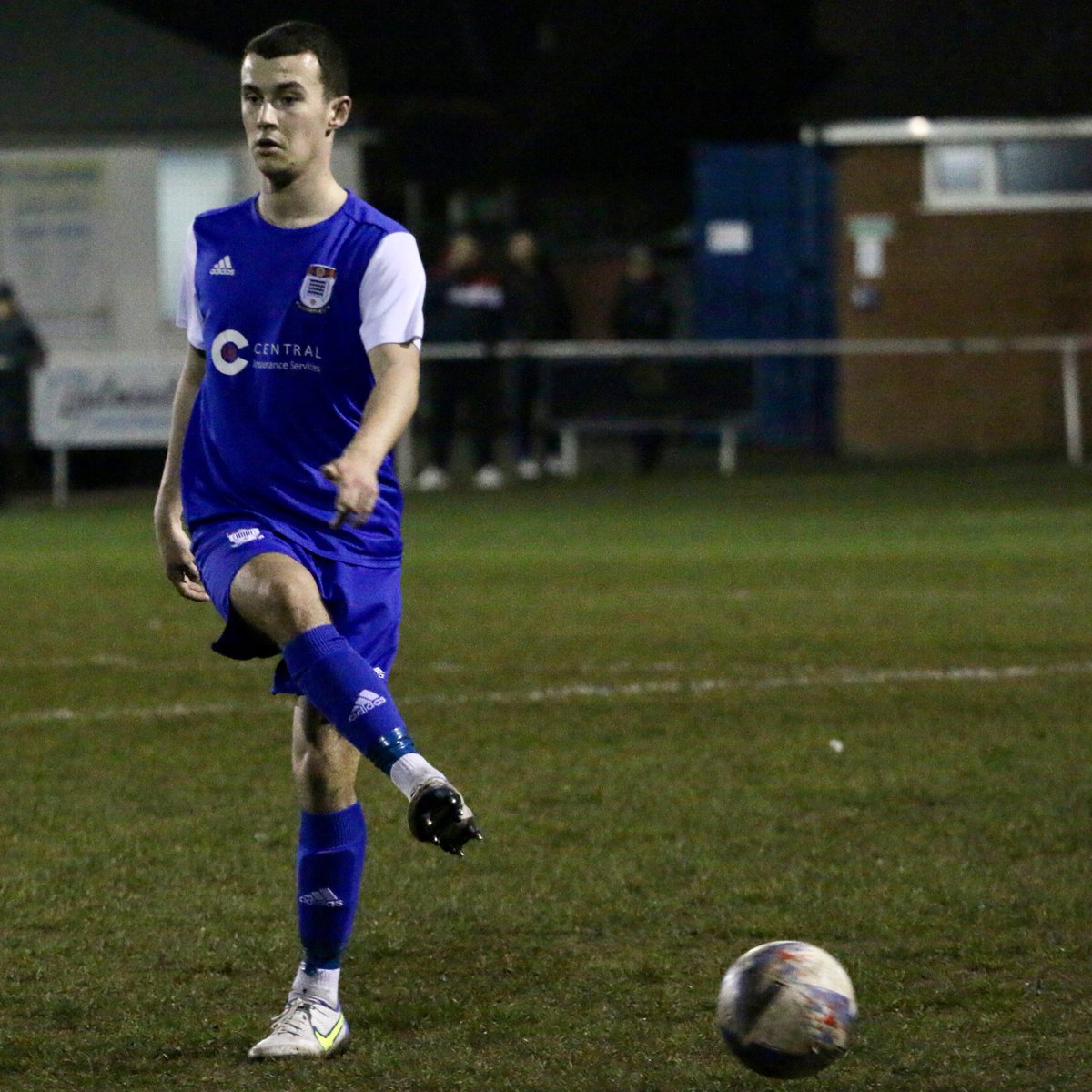 squiresgatefc's tweet photo. 🪄𝙋𝙪𝙡𝙡𝙞𝙣𝙜 𝙩𝙝𝙚 𝙨𝙩𝙧𝙞𝙣𝙜𝙨 

👀An eye-catching performance from @OliverBurgess8 in the middle of the park last night, keep it up Ollie!

📸@OLDBLUEFOX 
🔷#WeAreGate | https://t.co/nk7VPTWJTd https://t.co/IgEeRH6m5G