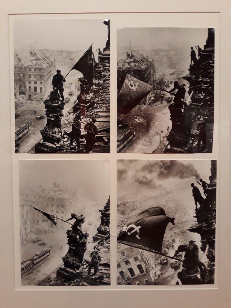 cbamadrid's tweet photo. #CulturaDePaz
>>>
YEVGENY KHALDEI
Fotografías icónicas en la exposición "El siglo soviético" de #PHE18 desde una trágica vida marcada por el antisemitismo.
🖋️ @nacho_salcedo en #BlogCBA
🔗 https://t.co/vTVBgeTiPl https://t.co/B0kU6vMjGu