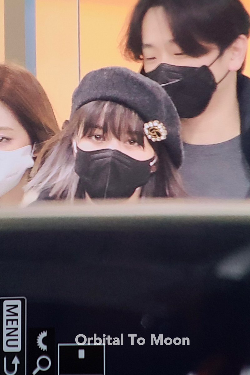 obitaltomoonLM's tweet photo. 220309 베레모가 예쁘다🥳

#엔믹스 #릴리 #NMIXX #LILY #LILYM https://t.co/X7nMzugIq4