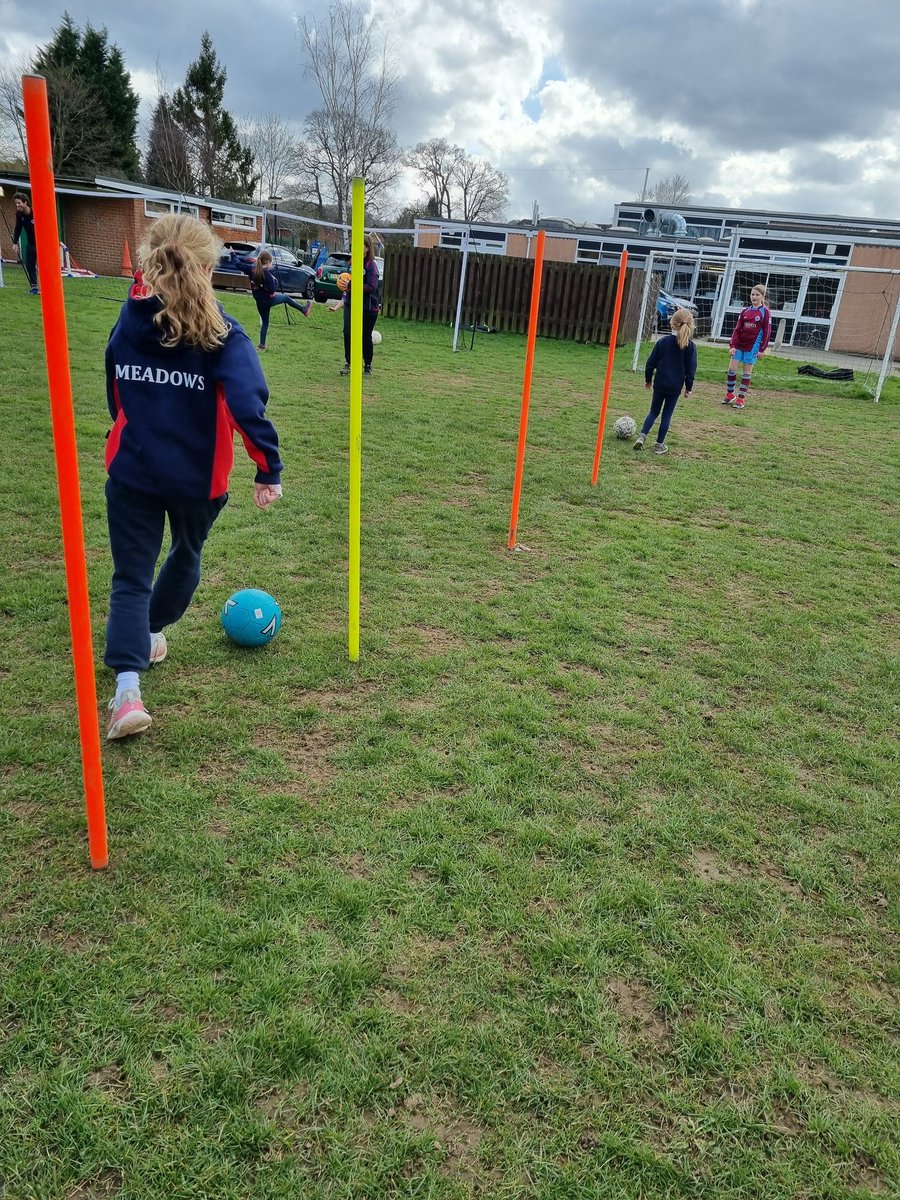 DuffMead_Sports's tweet photo. Enjoying a whole afternoon of girls' football #LetGirlsPlay https://t.co/grz1AoeDOJ