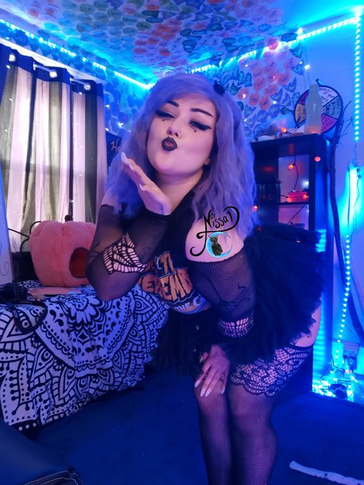 I miss dressing up like a lil punk!! Sounds like a good idea for a sexy set in April!! Make sure you're