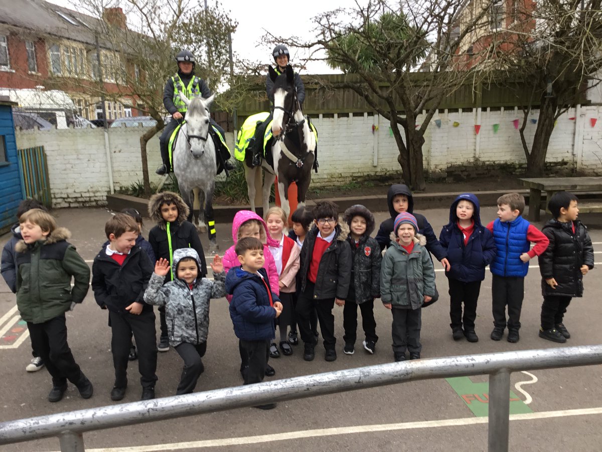 BirchgrovePrm's tweet photo. A big thank you to @SWPDogsHorses Nico and Cobblestone, PC Lisa and PC Rick for coming into dosbarth derbyn this afternoon. The children had a lovely time learning all about the police horses and what they do. Rico &amp; Cobblestone even left us a present!!😂 https://t.co/0ufviqABJT