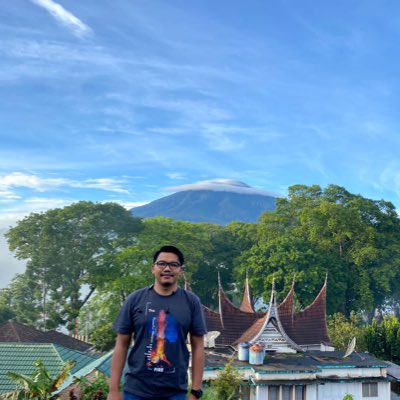 RianDharmawan's tweet photo. #NewProfilePic https://t.co/9j5dYjDtri