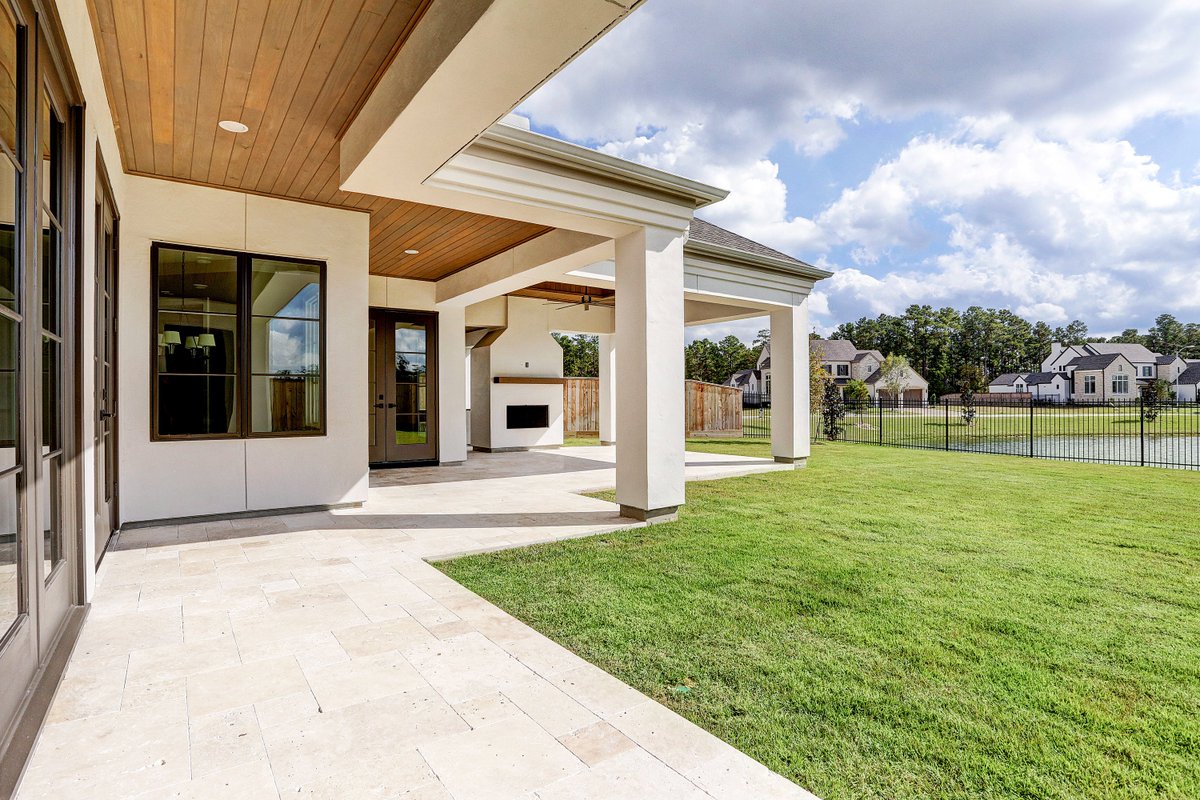 ANDREWPEAR1's tweet photo. Texas weather: as indecisive as a squirrel crossing the street! 🐿🥵🥶🤷‍♂️The thermostat may be going up then down but, our Frankel home owners keep calm on these Texas weather roller coasters as our homes are built LEED certified- energy efficient 😎
#texasweather #customhome https://t.co/xc4Jgkd4wo