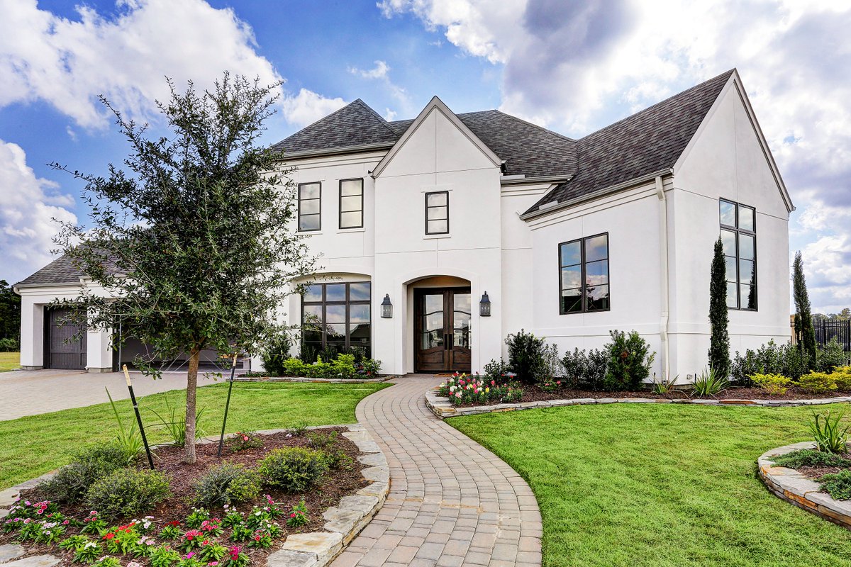 ANDREWPEAR1's tweet photo. Texas weather: as indecisive as a squirrel crossing the street! 🐿🥵🥶🤷‍♂️The thermostat may be going up then down but, our Frankel home owners keep calm on these Texas weather roller coasters as our homes are built LEED certified- energy efficient 😎
#texasweather #customhome https://t.co/xc4Jgkd4wo