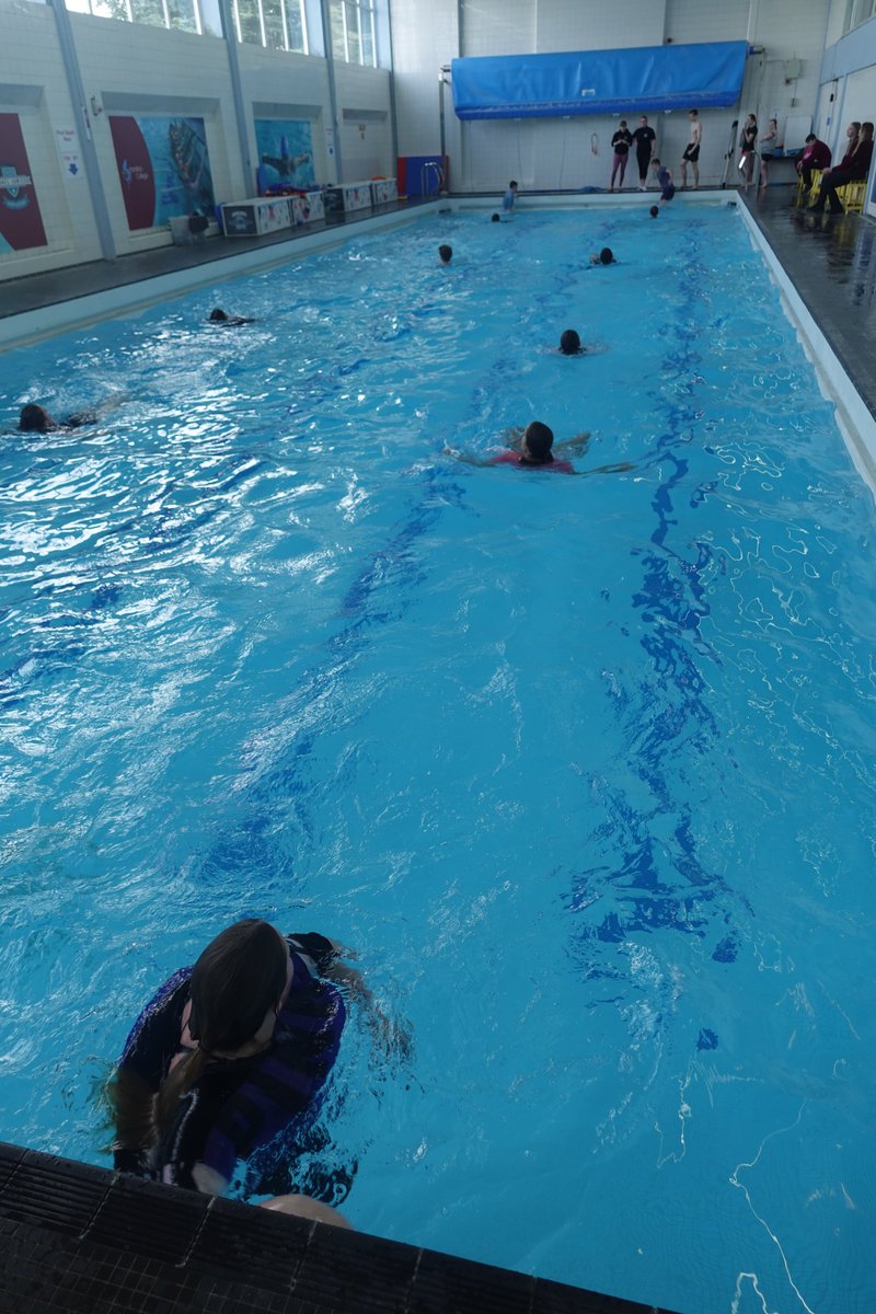HC_Scotland's tweet photo. A group of 26 #HamiltonSeniorSchool learners are completing a 6 week RLSS Rookie Lifeguard Program.  The course provides an introduction to water safety, survival and rescue skills and fulfils key stage 2 of the water safety element of the national curriculum. 

#HamiltonPE https://t.co/hBErUWqp1Q