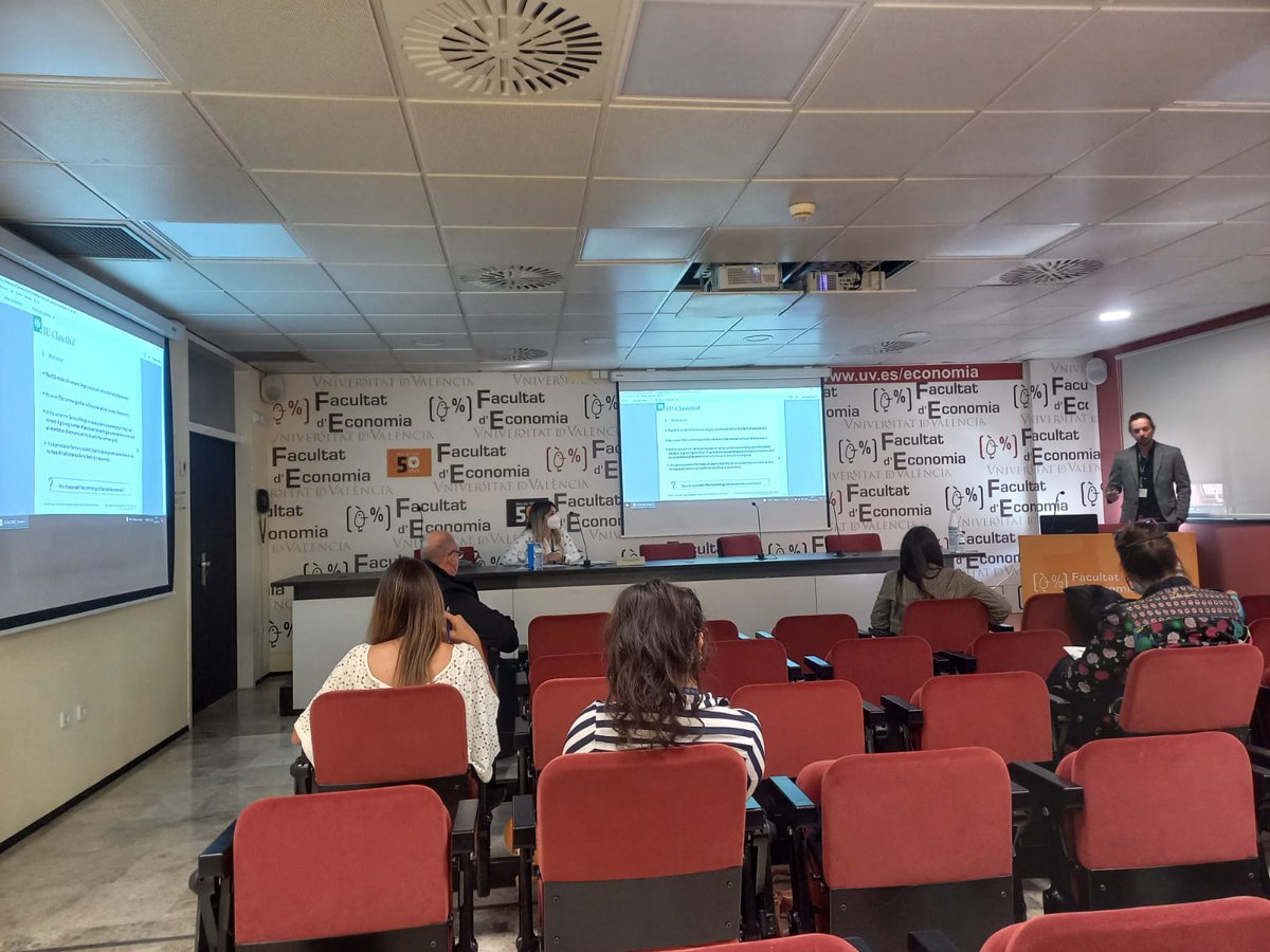 EMPRECOOP's tweet photo. We are just beggining the Proffesional Development Workshop with Dr. Günter Koch as a chair and the Doctoral Workshop with Dr. @AnaEjarqueCat as a chair at the II ECGIC at the @FdEconomiaUV https://t.co/OFqOzwGpei