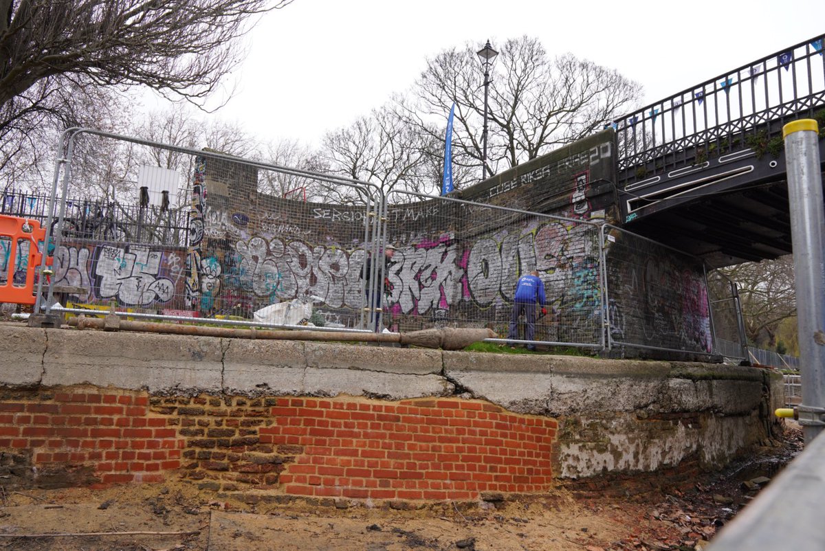 Matt Nelson (@itsmattnelson) on Twitter photo I recently had the pleasure of a guided tour of a (rather empty!) Hertford Union Canal by <a href="/CanalRiverTrust/">Canal & River Trust</a> ! ๐ถ
The team are currently undertaking the necessary repairs to the canal walls ๐งฑ I recently had the pleasure of a guided tour of a (rather empty!) Hertford Union Canal by <a href="/CanalRiverTrust/">Canal & River Trust</a> ! ๐ถ
The team are currently undertaking the necessary repairs to the canal walls ๐งฑ