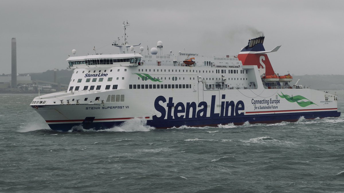 WixpixRob's tweet photo. Just a slight crosswind 🌬💨 on approach to @BelfastHarbour for @StenaLine 🛳 #SUPERFASTVII earlier.
I see the winds have abated, but it’s now quite damp ☔️☔️
Tomorrow’s another day..
📸WixPix@Sea https://t.co/rbvgnwkZBo