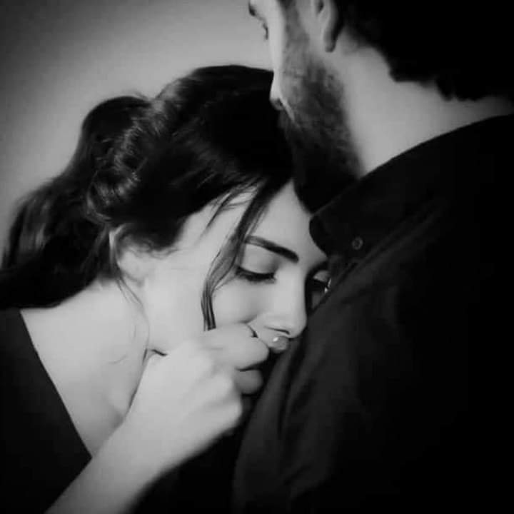 junaidchang1's tweet photo. عورت کو اگر نئے مرد سے عزت ملے تو وہ اپنی گہری محبت کو بھی قربان کر سکتی ہے...!

منٹو https://t.co/chJxkDWEdv