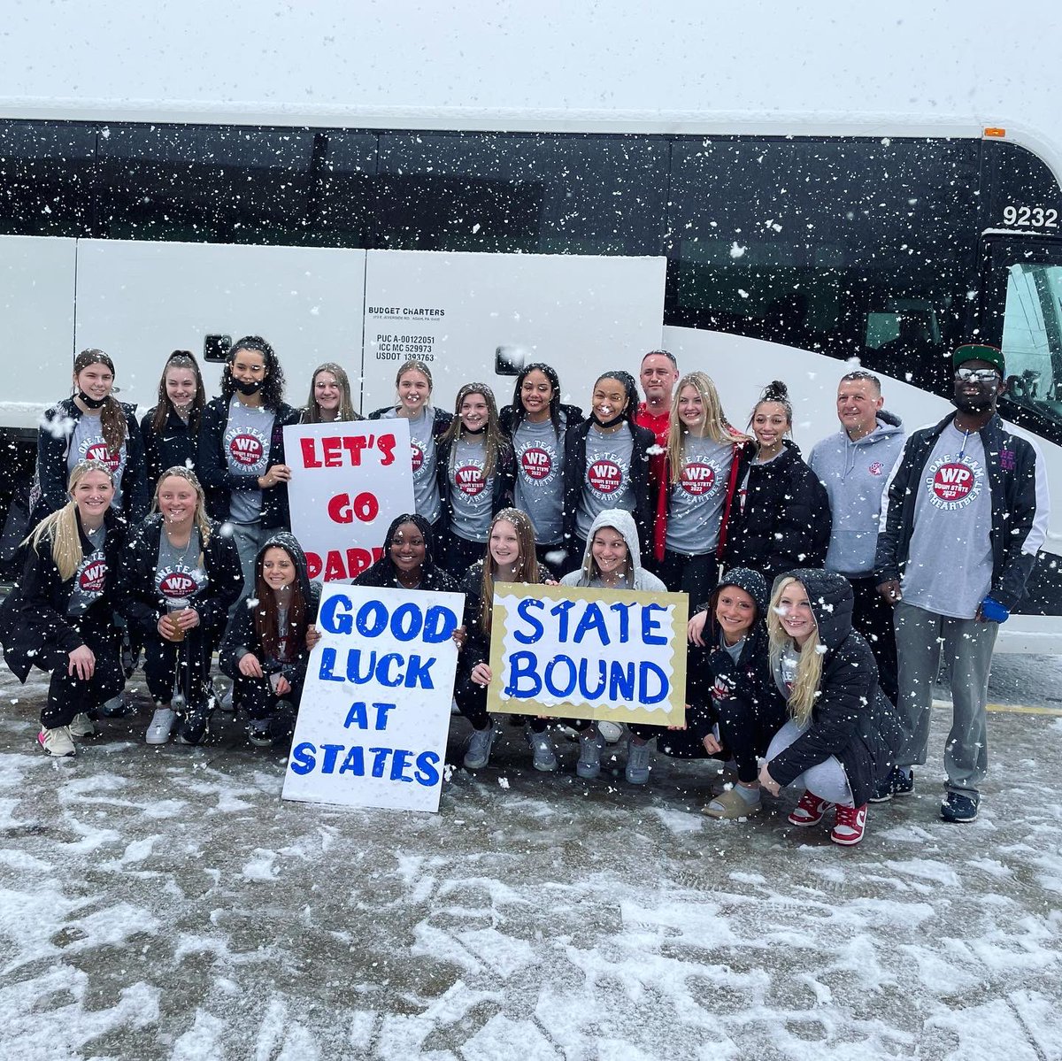 WPHSgirlsbb's tweet photo. It’s GO time! 😎

Thanks for the snowy sendoff to Charleston! See you there, Park Nation! 🥳 

32T https://t.co/T1VqIk5Wwt