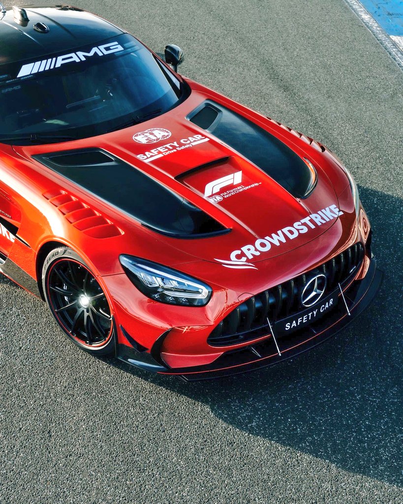 UsaPartes's tweet photo. #FelizMiercoles
- ¿ya viste el carro de seguridad (Mercedes GT Black Series) y el carro médico (AMG GT 63S) de la temporada de #F1 2022?

- Si, pero no me canso de verlos 😍 https://t.co/PtQ3K0JFBo