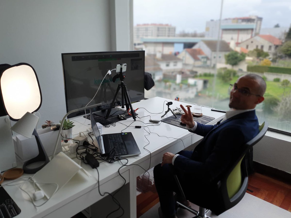 keybiological's tweet photo. 🎥 Mañana de grabaciones en la oficina para los próximos webinars y formaciones 🧑🏫
#contresátomos #keybiological #peroxibiokey #activozone #ozono #ozonoterapia #salud #freeyournature https://t.co/He9GJajYl4