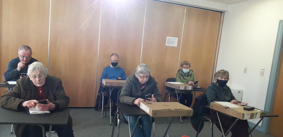 Monguidance's tweet photo. Learners enjoying the FREE Taster Session 'Using your Smartphone and Tablets' for @aontas #ALF2022 in #Bailieborough with @CavMonETBFET tutor Carmel Gilsenan #LearnYourWay #communityeducation #adultliteracy https://t.co/9zDUpJ9EM5