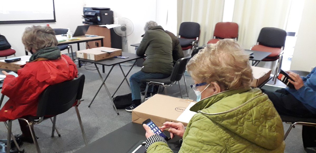Monguidance's tweet photo. Learners enjoying the FREE Taster Session 'Using your Smartphone and Tablets' for @aontas #ALF2022 in #Bailieborough with @CavMonETBFET tutor Carmel Gilsenan #LearnYourWay #communityeducation #adultliteracy https://t.co/9zDUpJ9EM5