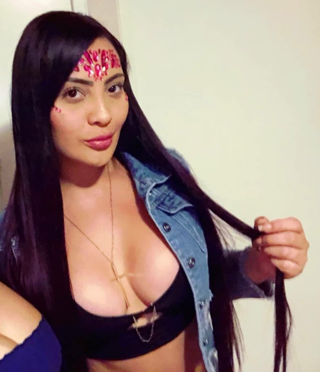 FamosasColombia's tweet photo. Hermosa chica de #Manizales https://t.co/77ssoYzQVo