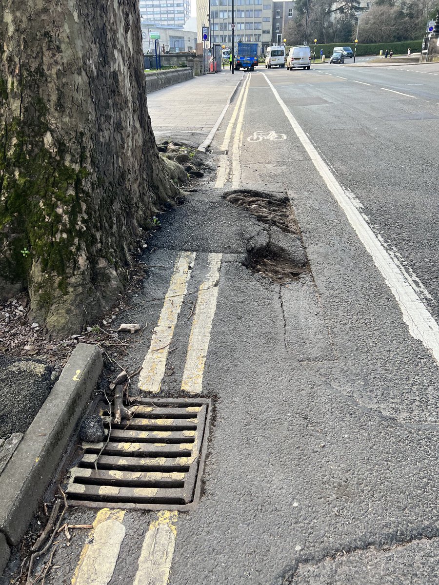 You have to question ⁦⁦<a href="/BristolCouncil/">Bristol City Council</a>⁩ claims to put cycling at heart of the City - drain covers, tree routes and contractor vans - quite an obstacle course this morning!!!!  Not uncommon and literally life threatening if you hit any of them