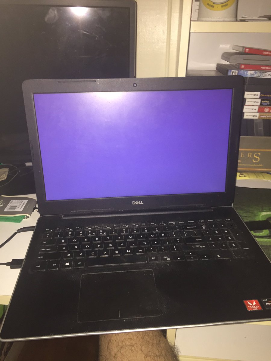 benzedong's tweet photo. My laptop leanscreened https://t.co/jyAjZKNZjp
