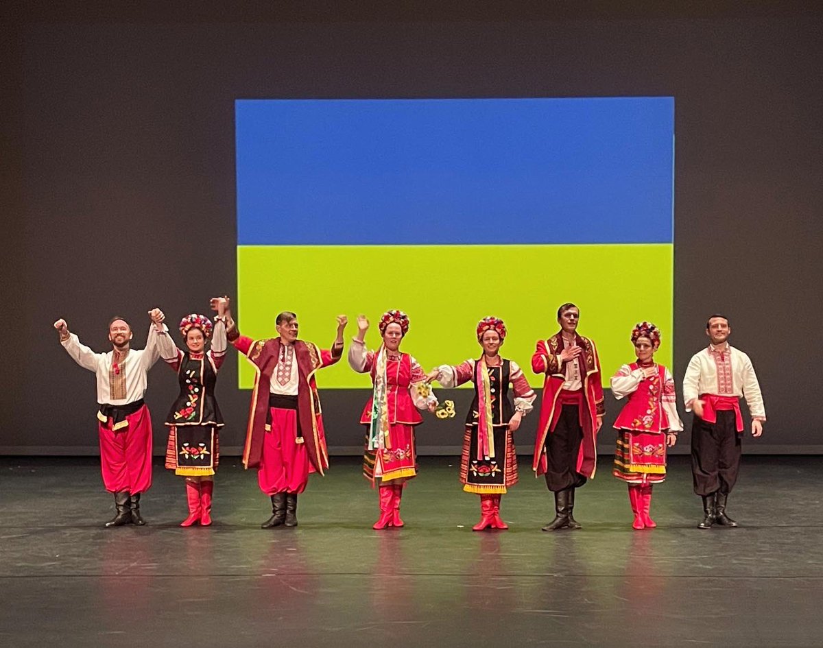 GinDanceCo's tweet photo. It was a great privilege having Carpathia Folk Dance Ensemble perform w/ us at the @AtlasPACDC to show our support for #Ukrainian people this past Saturday. Here are some beautiful pictures!
1st photo 📷: @CuffandCompany
#gindance #gdclookbeyond #StandWithUkraine #Ukrain https://t.co/vFxiPHR19V
