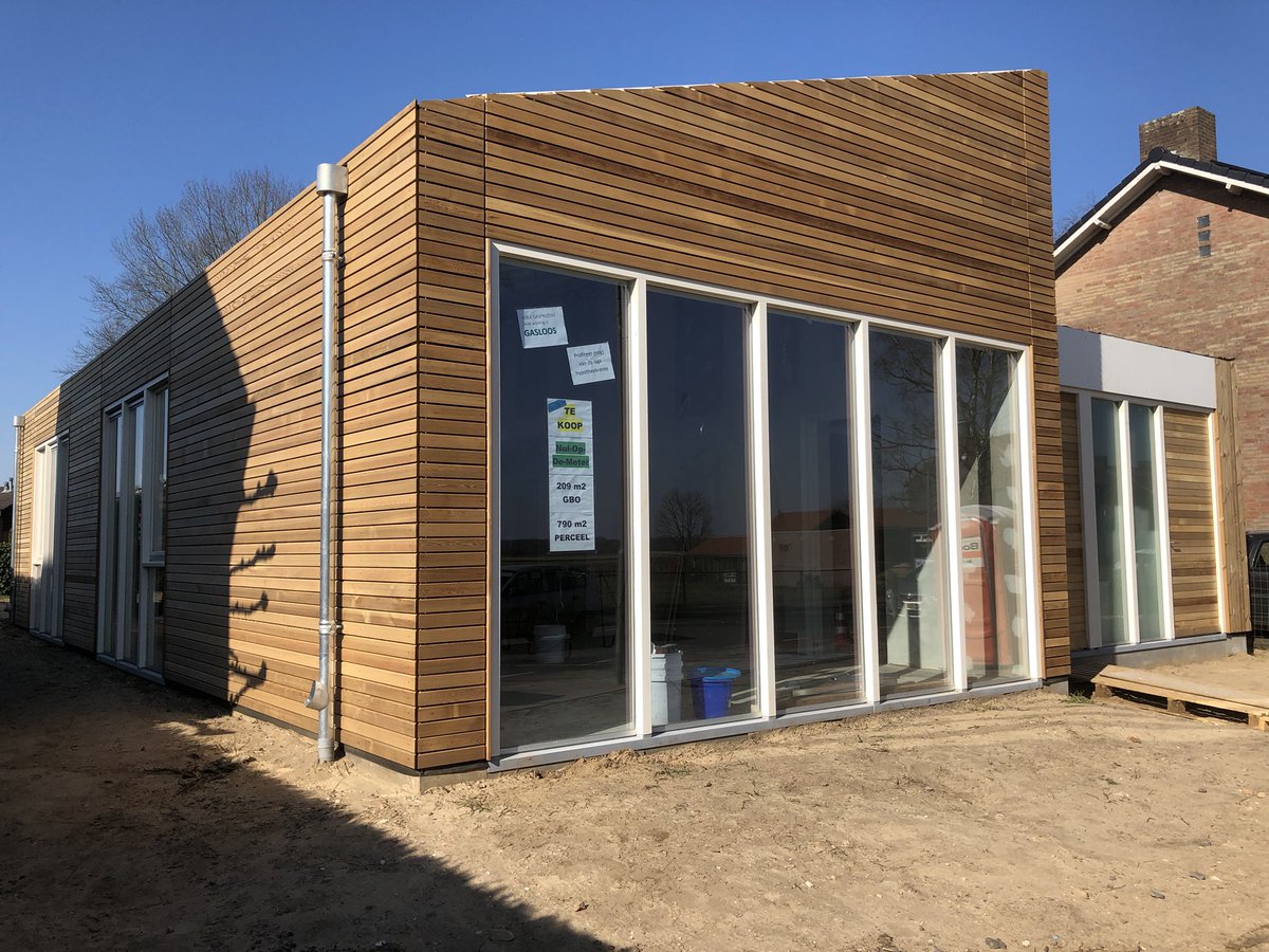 ZELFBEWONINGSPLICHT

In de raadsvergadering van 7 maart heeft de fractie van de #Beeselselijst een motie ingebracht tot zelfbewoningsplicht. Deze motie is unaniem aangenomen door de gemeenteraad. De wethouder gaat nu aan het werk om deze zo spoedig mogelijk vorm te geven.