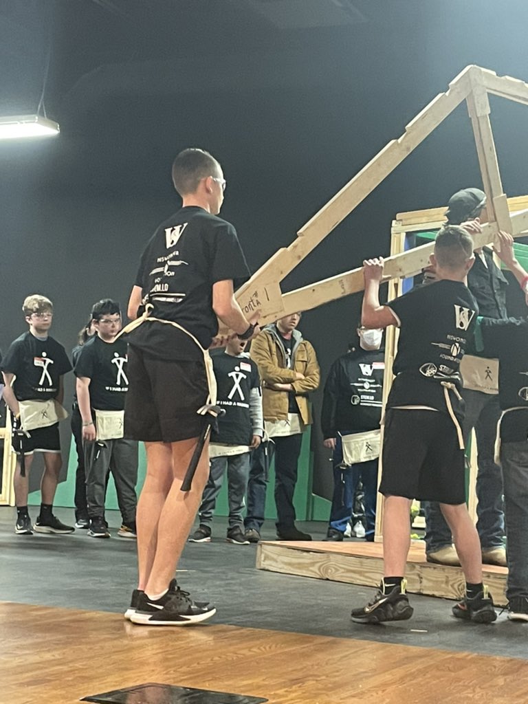 Rafters going up. GMS using Math in building tiny home. @greenevillecity #HammerBuild <a href="/TallyeGass/">Dr. Tallye Gass</a> @RachelAdamsTN