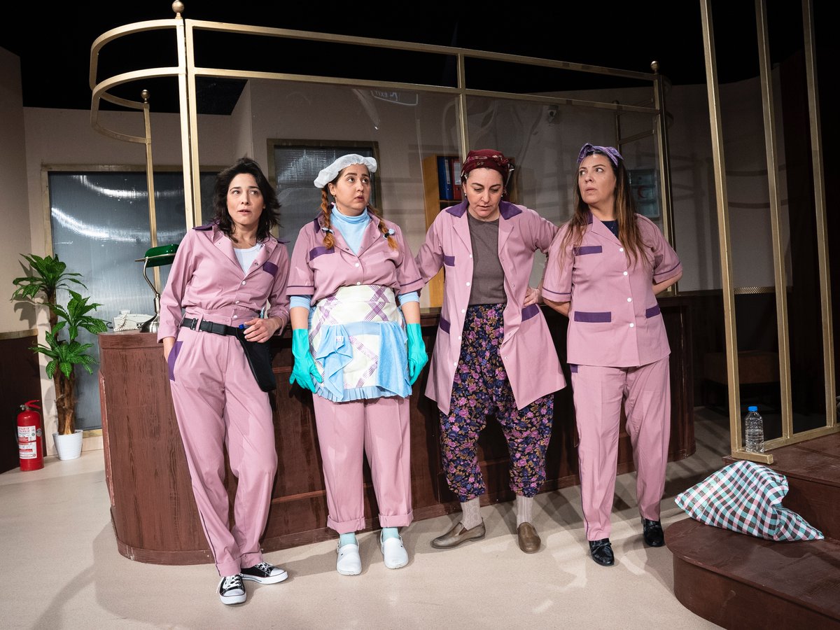 unsalhalil's tweet photo. İzmir Şehir Tiyatroları'nın üçüncü prodüksiyonu 'Mor Şalvar' bugün ilk gösterimini yapıyor.

Tüm ekibe başarılar! 🎭

📷: @deisomana https://t.co/uoScpk6WVs