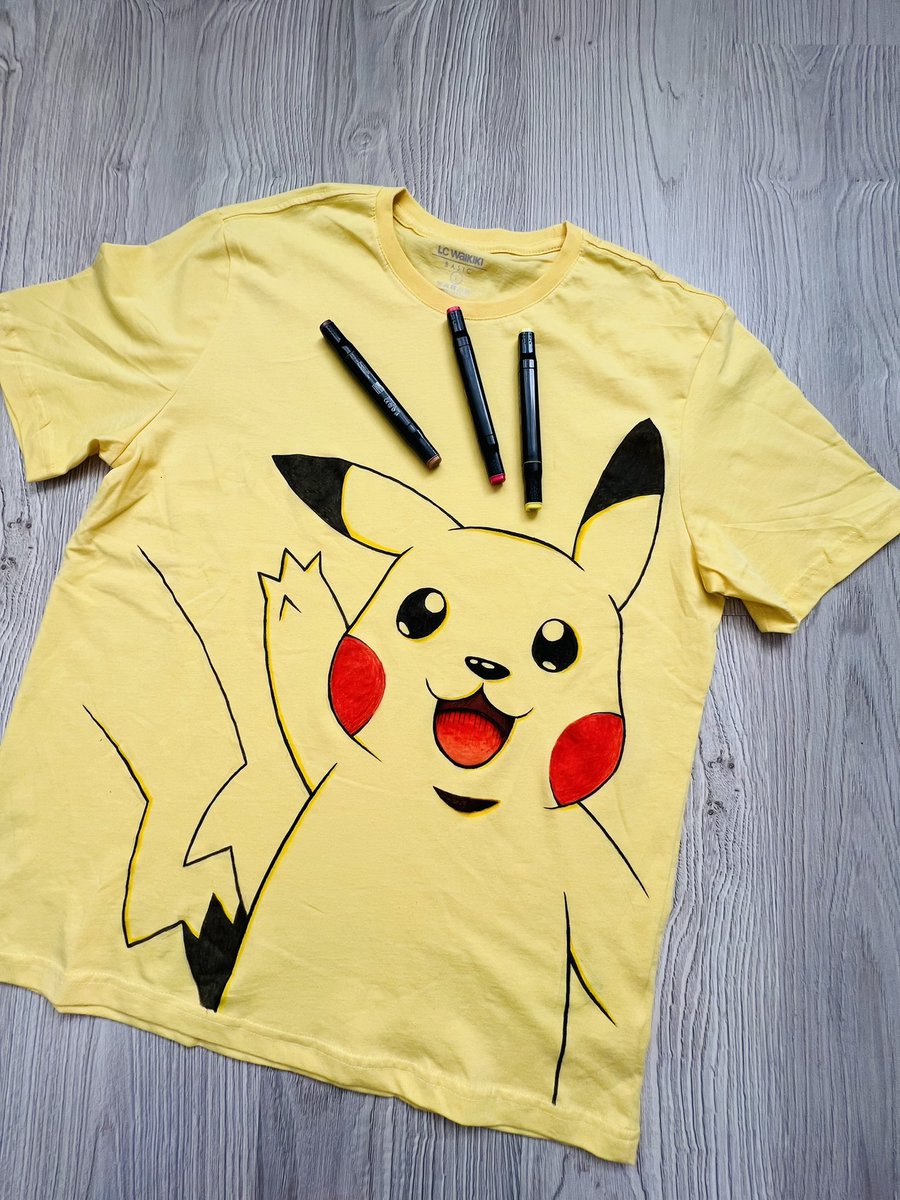 nick_arty's tweet photo. New art on T-Shirt #pikachu #pokemon #anime #tshirt #art https://t.co/WjoUVoyNxD