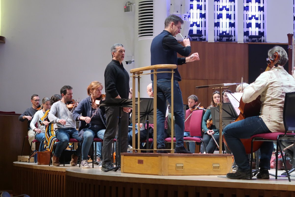 liverpoolphil's tweet photo. Our Artist in Residence, Roderick Williams, has been busy rehearsing alongside the Orchestra for tomorrow night’s concert.

Roderick performs Mahler’s Rückert Lieder, in a concert also featuring Vaughan Williams’ The Lark Ascending - https://t.co/dwbVQfXUbT https://t.co/YuEsECvYyF
