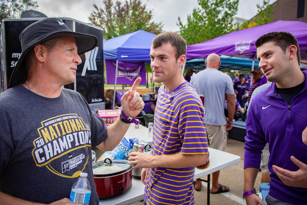 dannykrasich's tweet photo. @LorasDuhawksXC Bob telling us and duhawks everywhere to celebrate, unite and support for #DuhawkDay https://t.co/hDHQw55Coy