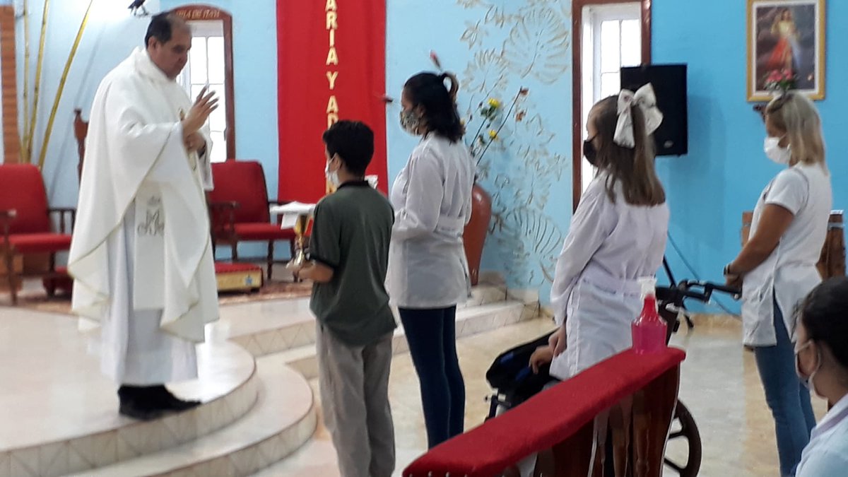 Escuela270's tweet photo. En horas de la mañana participamos   de la Misa de acción de gracias por el inicio del año escolar. Agradecemos a la Parroquia Maria de Itatí por la invitación.
@CGEMisiones @misioneseduca https://t.co/PXN64ItEqN