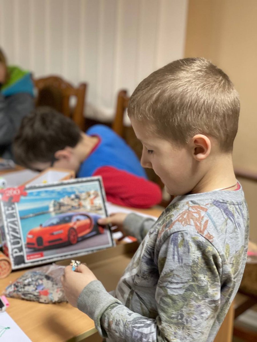 HeartsofUkr's tweet photo. Based out of Chernivtsi, Hearts of Ukraine has been supplying child refugee locations with toys, and art supplies in hopes to excite the children and help make their travels and stays easier. https://t.co/wTuDTOnMYW