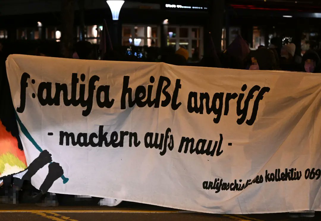 oatfrankfurt's tweet photo. Mit 3000 Leuten waren wir gestern in #Frankfurt am #8M2022 auf der Straße. Denn ohne Feminismus keine Antifa, ohne Antifa kein Feminismus! Danke an alle, die dabei waren. #ffm0803 https://t.co/13HHl9h5EJ