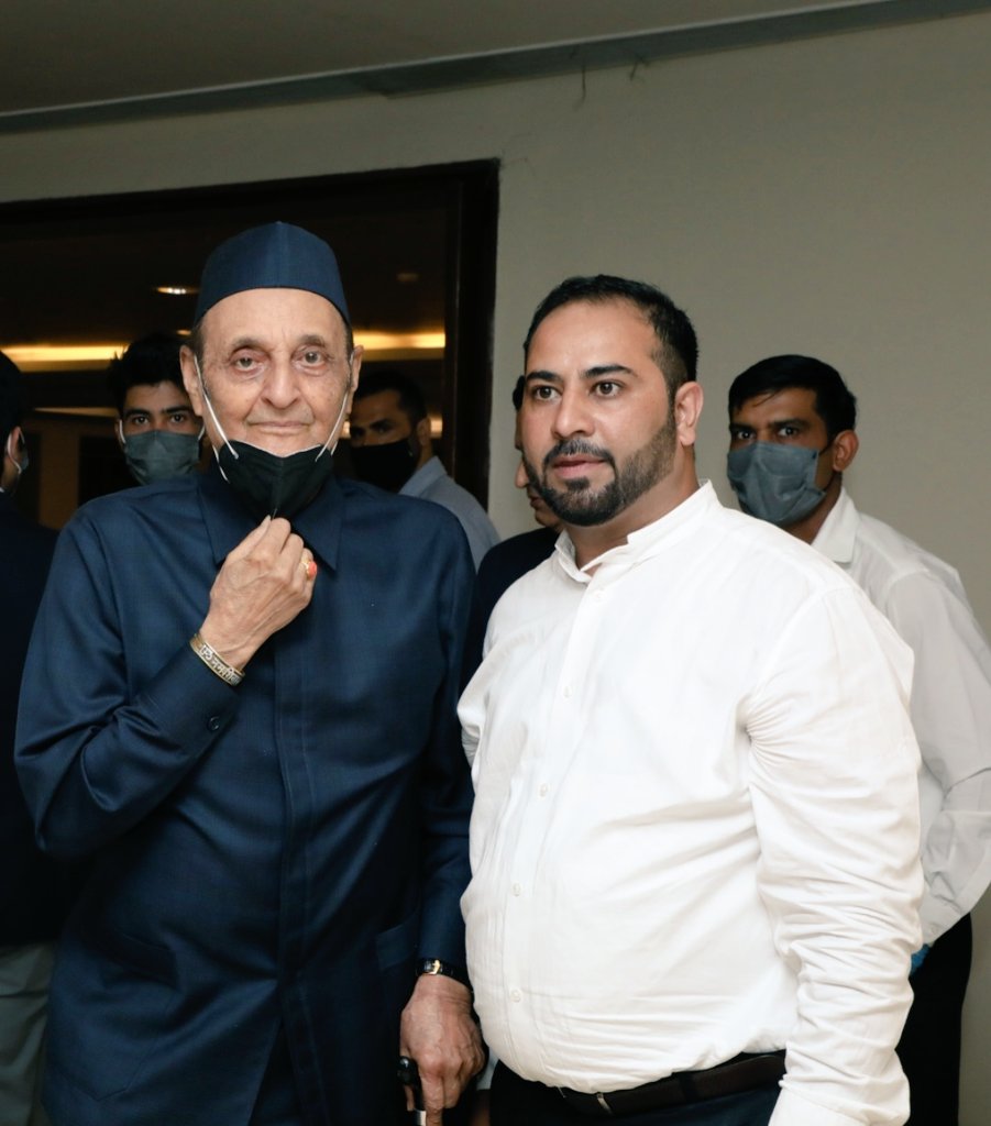 Happy Birthday to Maharaja Dr. Karan Singh ji..
May God give him good health. 