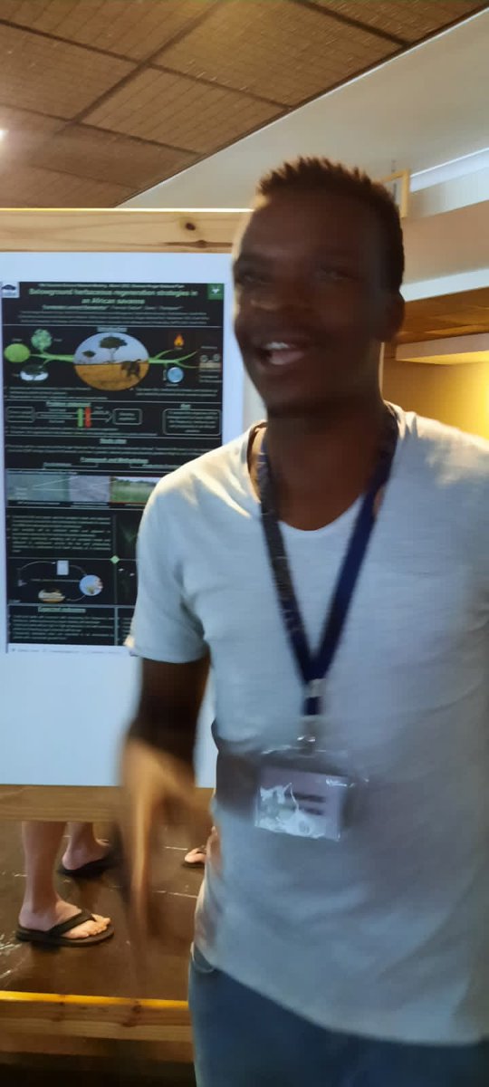 Matari_Tsumbe's tweet photo. Poster Session......
#SSNM_KNP #SpreadingScience #SavannaMatters https://t.co/LjUTX2s8we