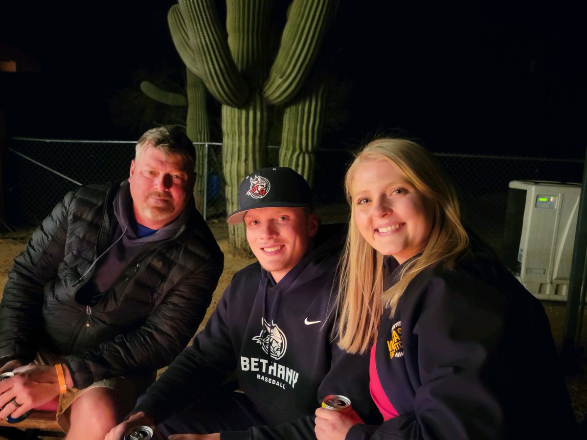 bucketbrett's tweet photo. #bethanybaseball  #tucsonfun https://t.co/3bf3FCcEiR