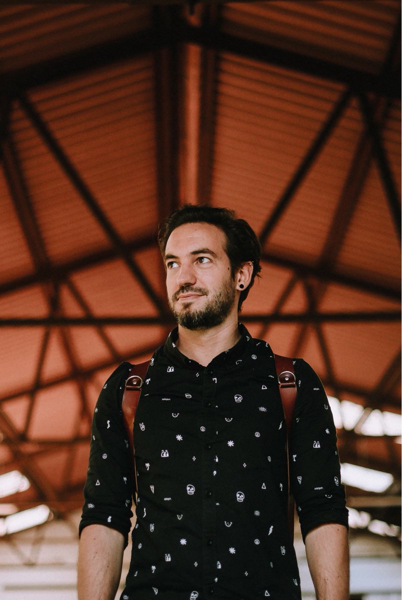 eheseasnpv's tweet photo. Él es @juan_boado, fotógrafo de bodas en Bilbao y socio fundador de EHESE. Está especializado en fotografía de bodas y de familia, priorizando la naturalidad ante posados forzados 📷

#yosoyehese #niehesenaiz #bodaseuskadi https://t.co/QPtoKDP6oU