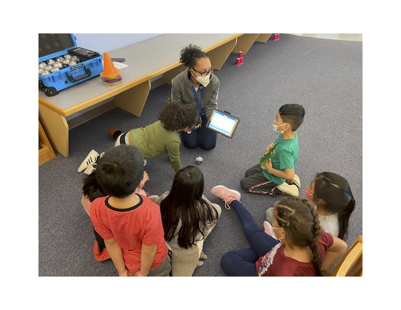 CSKidsReadHere's tweet photo. 1st graders super engaged with coding Spheros in the library! @Rosielivenlearn @APS_STEM @CarlinSpringsCS @apscspr @APSLibrarians https://t.co/hjd6T8IWem