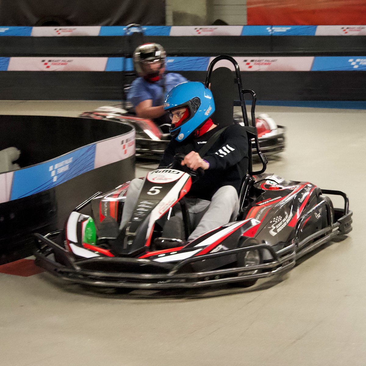 jambit's tweet photo. Diese Woche hieß es bei #jambit in #Muenchen wieder Hände ans Lenkrad &amp; Nerven bewahren beim legendären jambit Kart Race🏎
Am Ende konnte es wie immer nur einen geben &amp; der heißt Sebastian! Schon wieder😉 Herzlichen Glückwunsch an den strahlenden Sieger!🥳 
#softwaredeveloper https://t.co/l1SH63jFD0